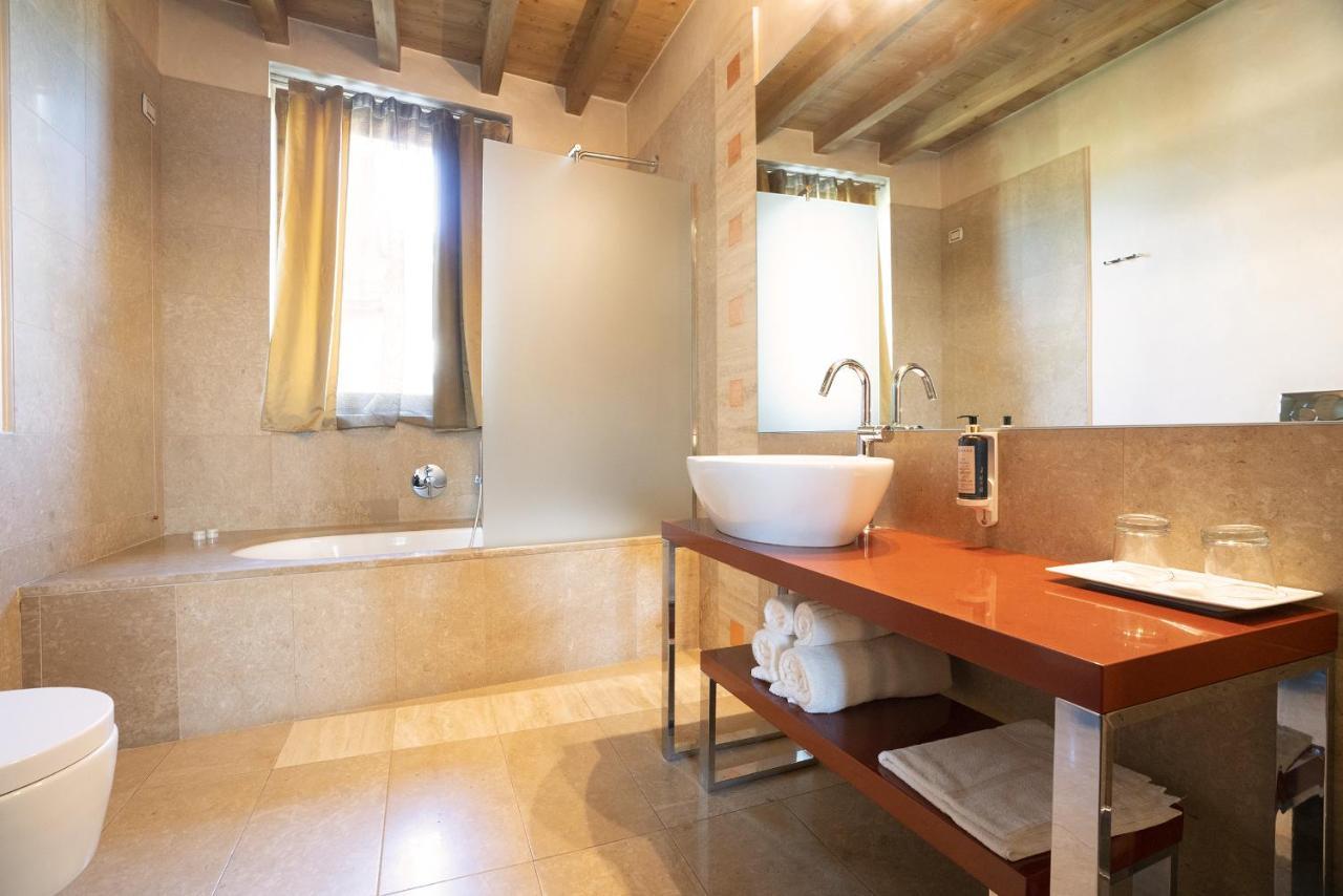Il Borgo - 1711 Luxury Guest House Арлате Экстерьер фото