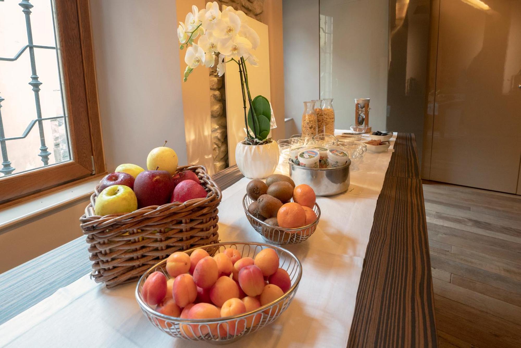 Il Borgo - 1711 Luxury Guest House Арлате Экстерьер фото